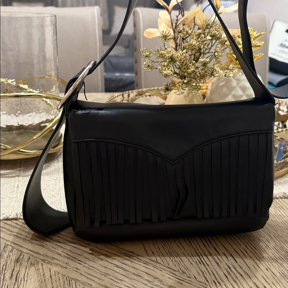 Elegant Black Fringe Women's Bag - Picture 3 of 4
